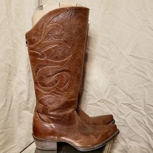 Ariat Lyric Snip toe Boots. 8 Cowgirl leather